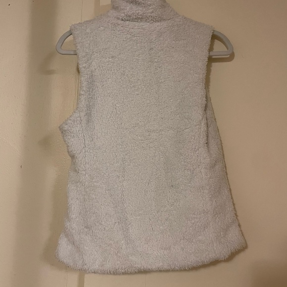 Patagonia Off-White Fleece Vest - Picture 3 of 5